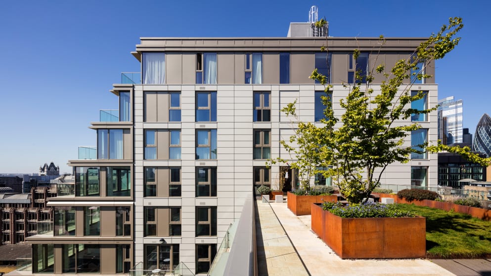 85 Royal Mint Street